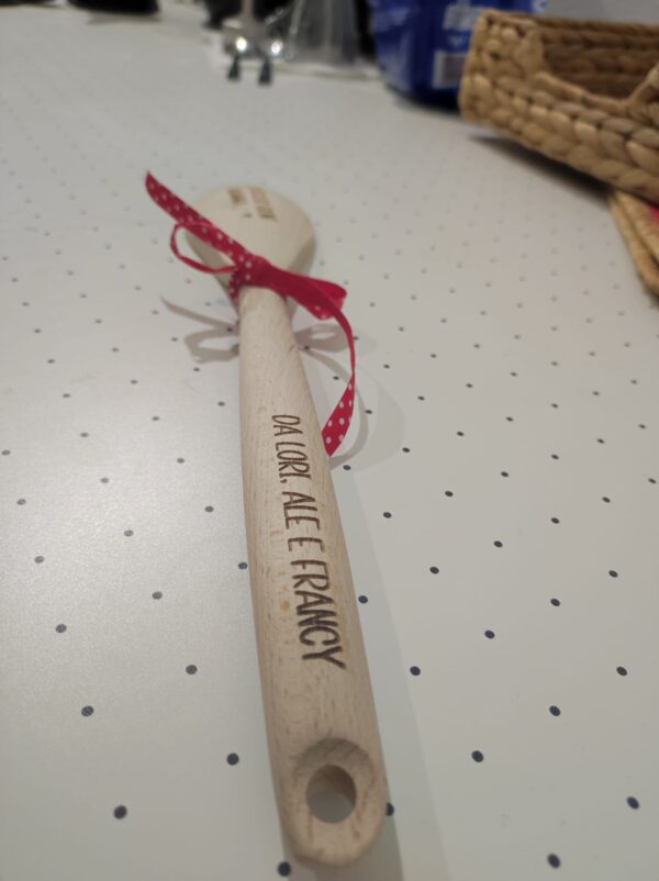 cucchiaio in legno personalizzato