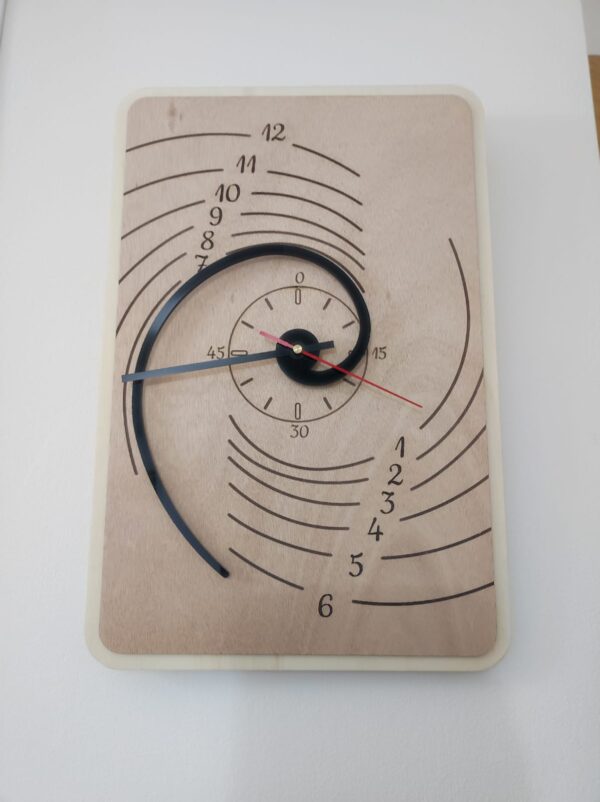 orologio legno sezione aurea