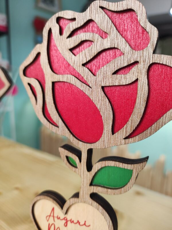 rosa in legno