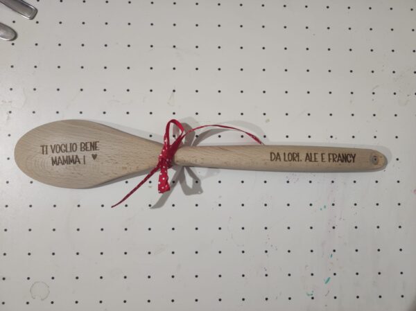cucchiaio in legno personalizzato